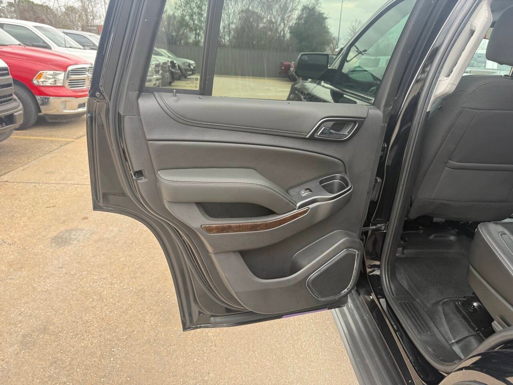 Chevrolet Tahoe Vehicle Full-screen Gallery Image 15