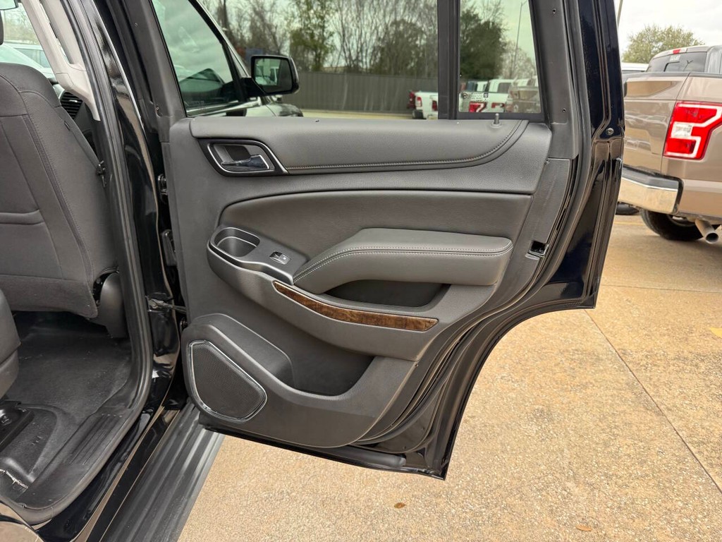 Chevrolet Tahoe Vehicle Full-screen Gallery Image 17