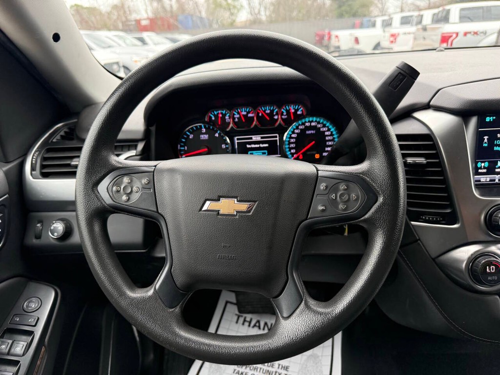 Chevrolet Tahoe Vehicle Full-screen Gallery Image 23