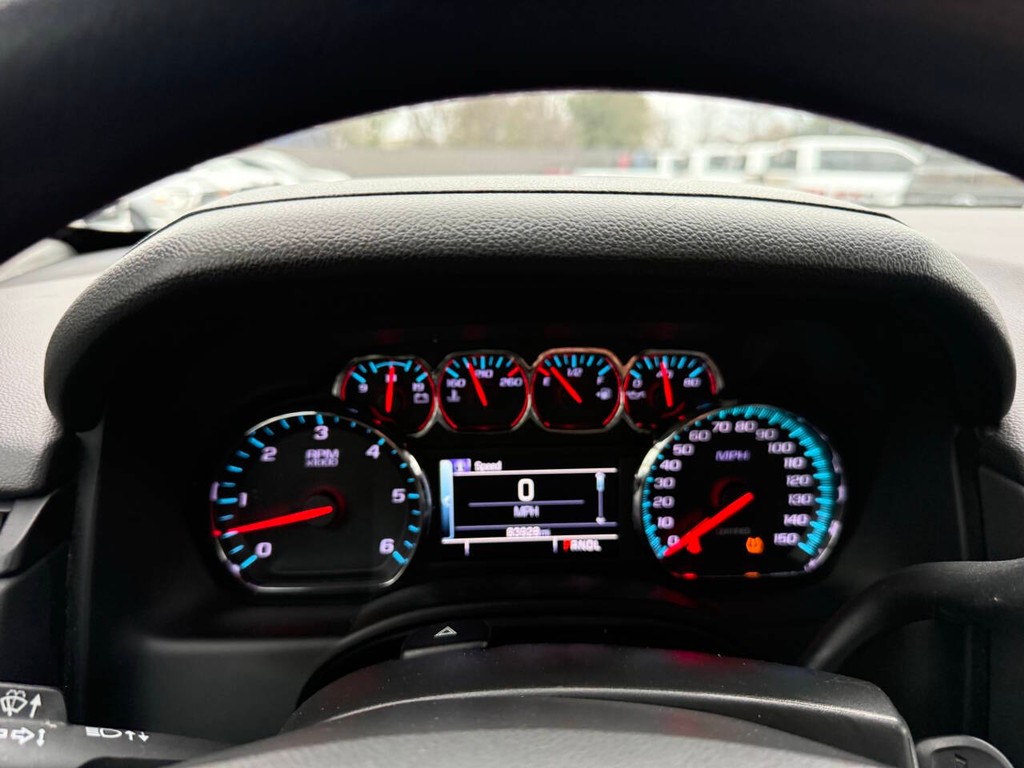 Chevrolet Tahoe Vehicle Full-screen Gallery Image 31