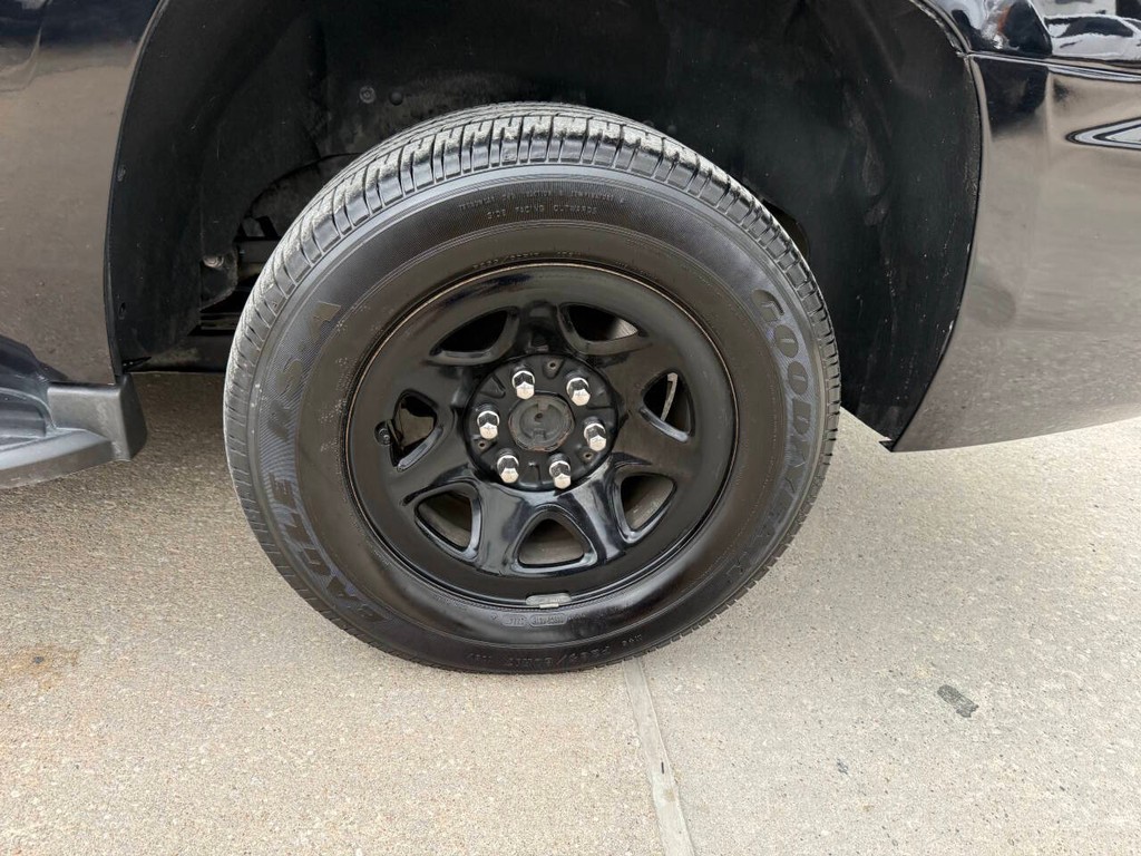 Chevrolet Tahoe Vehicle Full-screen Gallery Image 35