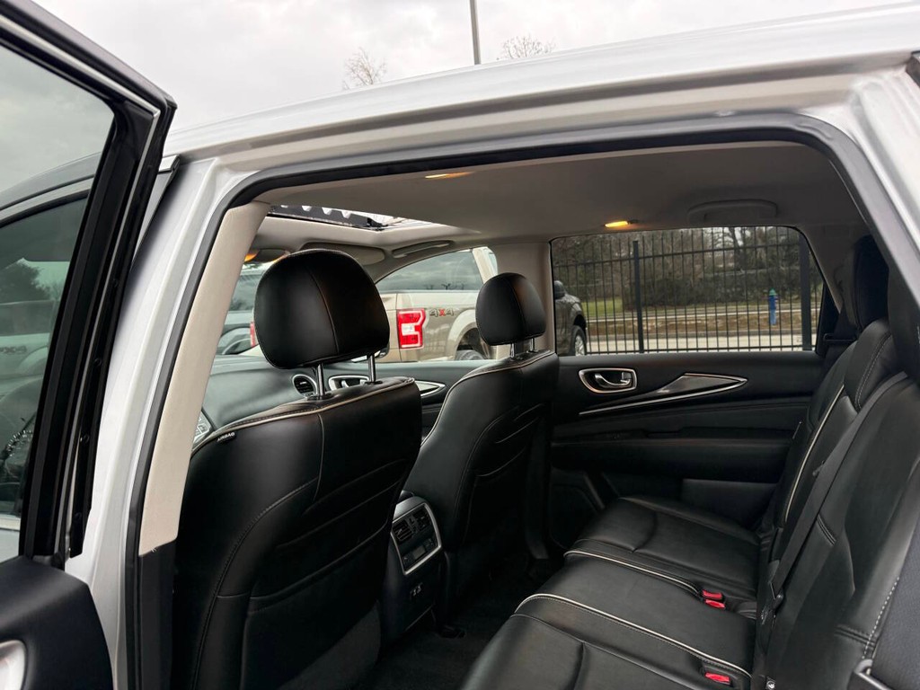 INFINITI QX60 Vehicle Full-screen Gallery Image 12