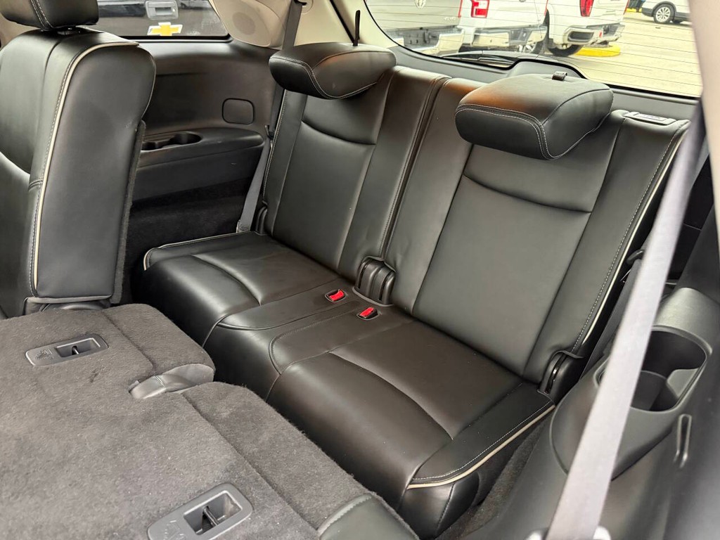 INFINITI QX60 Vehicle Full-screen Gallery Image 14