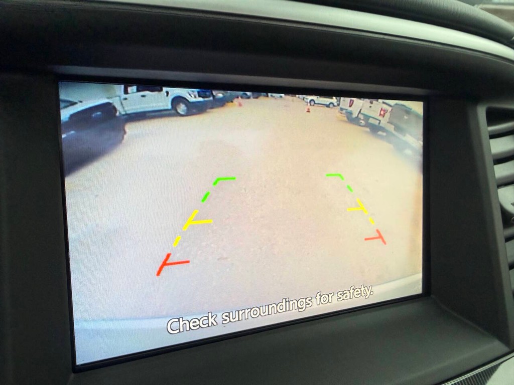 INFINITI QX60 Vehicle Full-screen Gallery Image 28