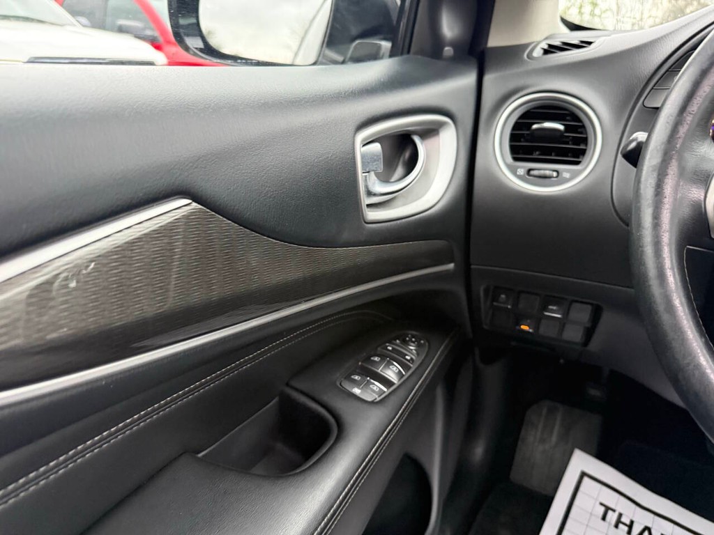 INFINITI QX60 Vehicle Full-screen Gallery Image 32