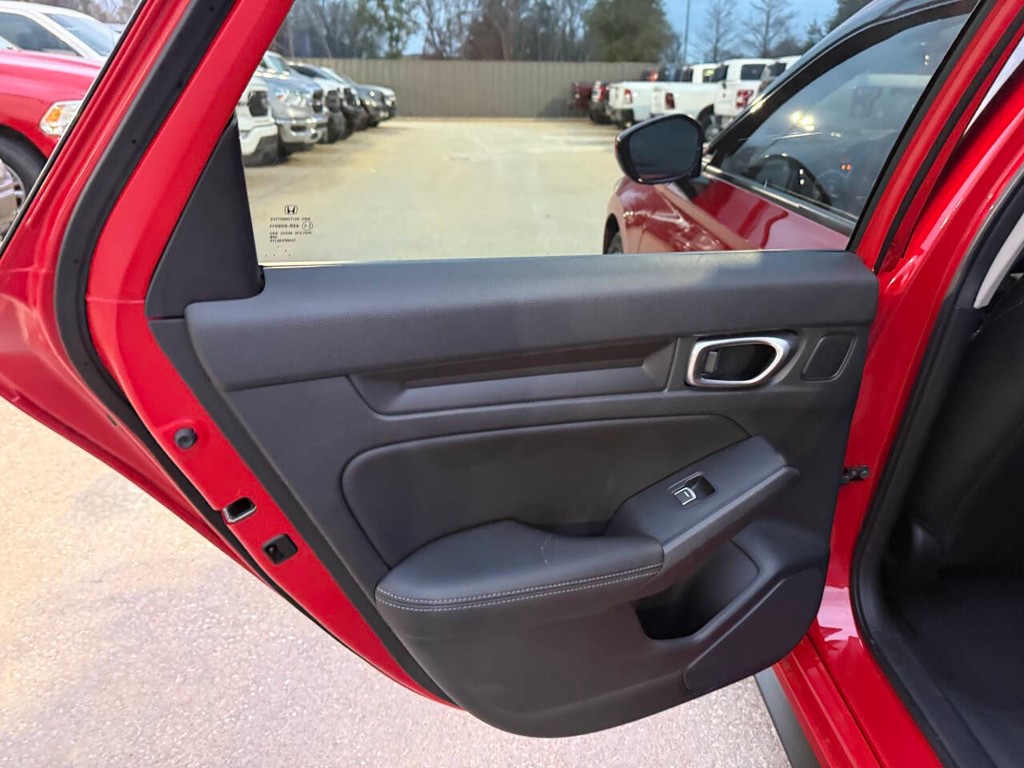 Honda Civic Vehicle Full-screen Gallery Image 14