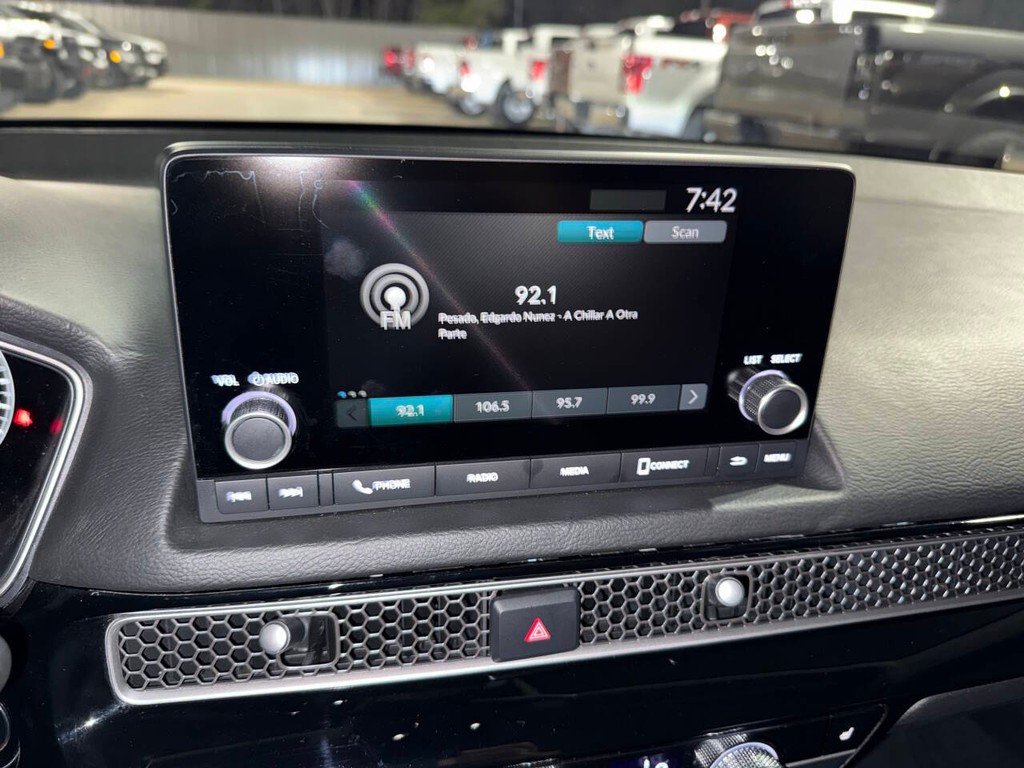 Honda Civic Vehicle Full-screen Gallery Image 25