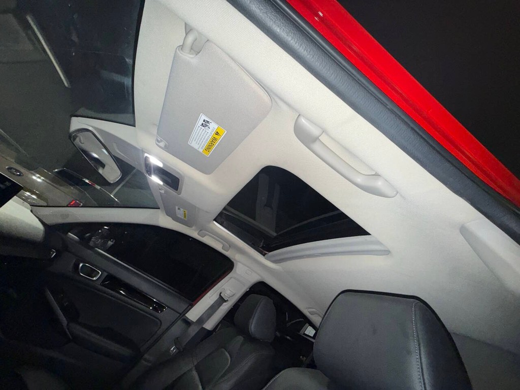 Honda Civic Vehicle Full-screen Gallery Image 30