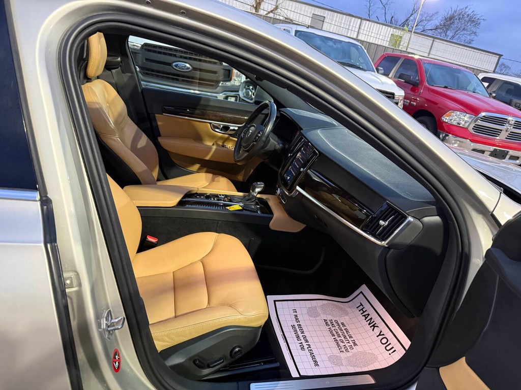 Volvo S90 Vehicle Full-screen Gallery Image 10