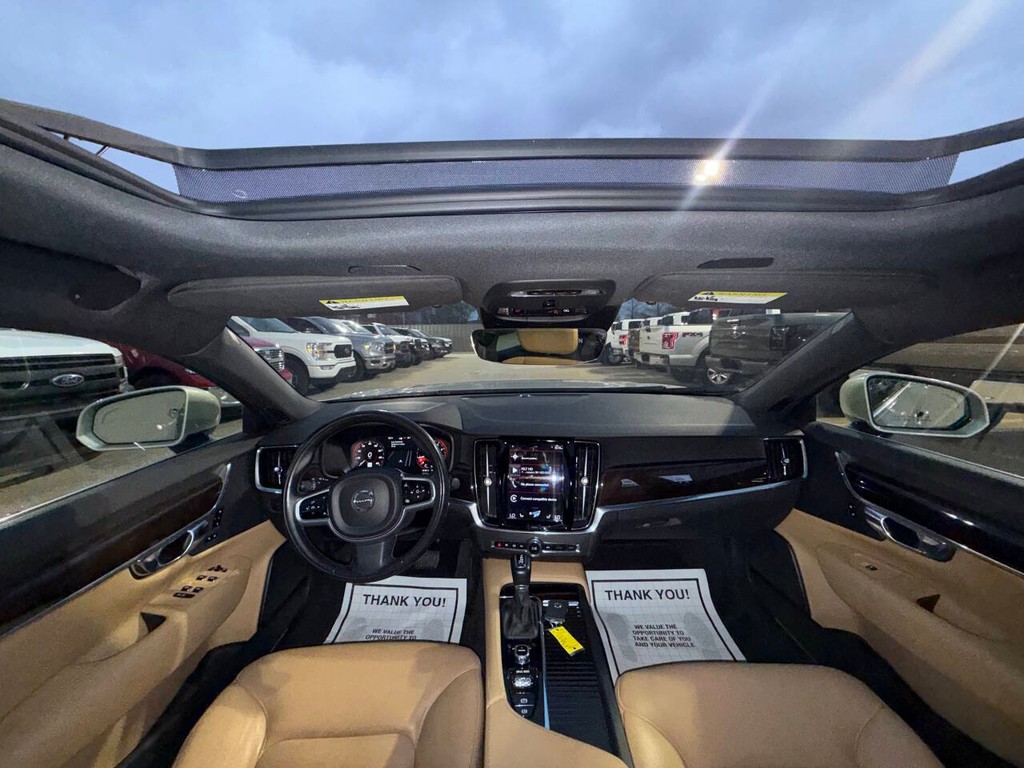 Volvo S90 Vehicle Full-screen Gallery Image 18