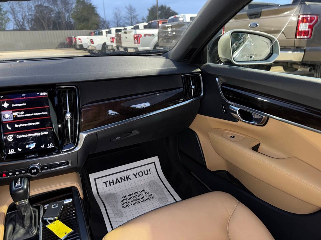 Volvo S90 Vehicle Full-screen Gallery Image 20