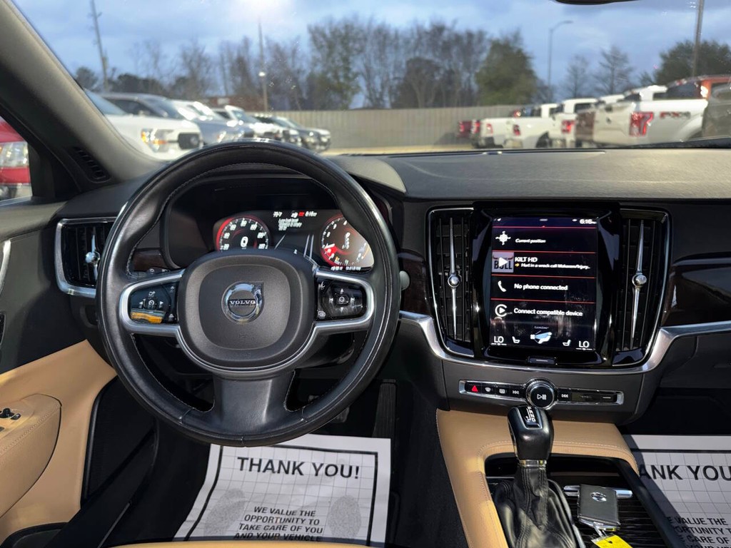 Volvo S90 Vehicle Full-screen Gallery Image 21