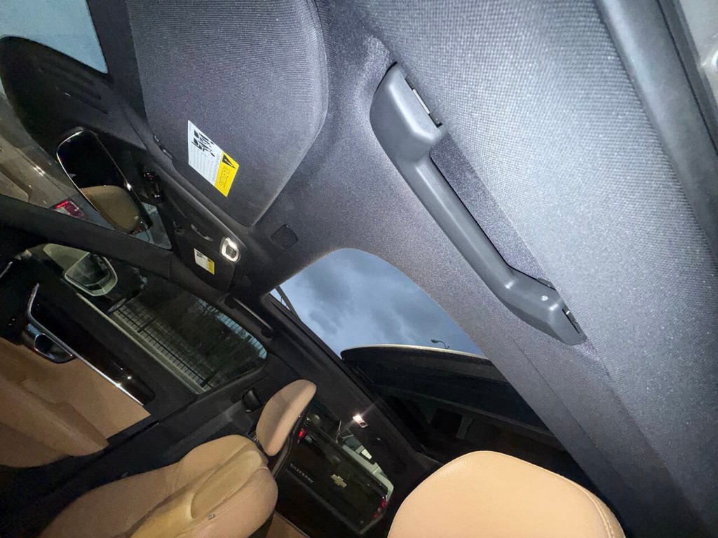 Volvo S90 Vehicle Full-screen Gallery Image 31