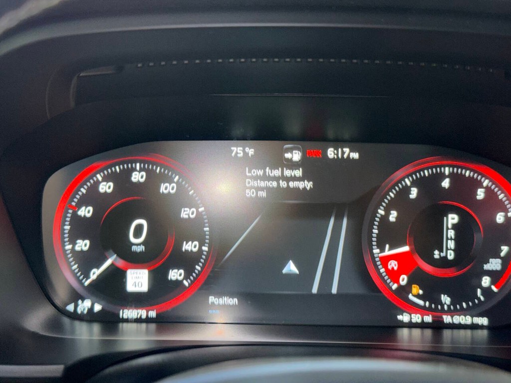 Volvo S90 Vehicle Full-screen Gallery Image 32