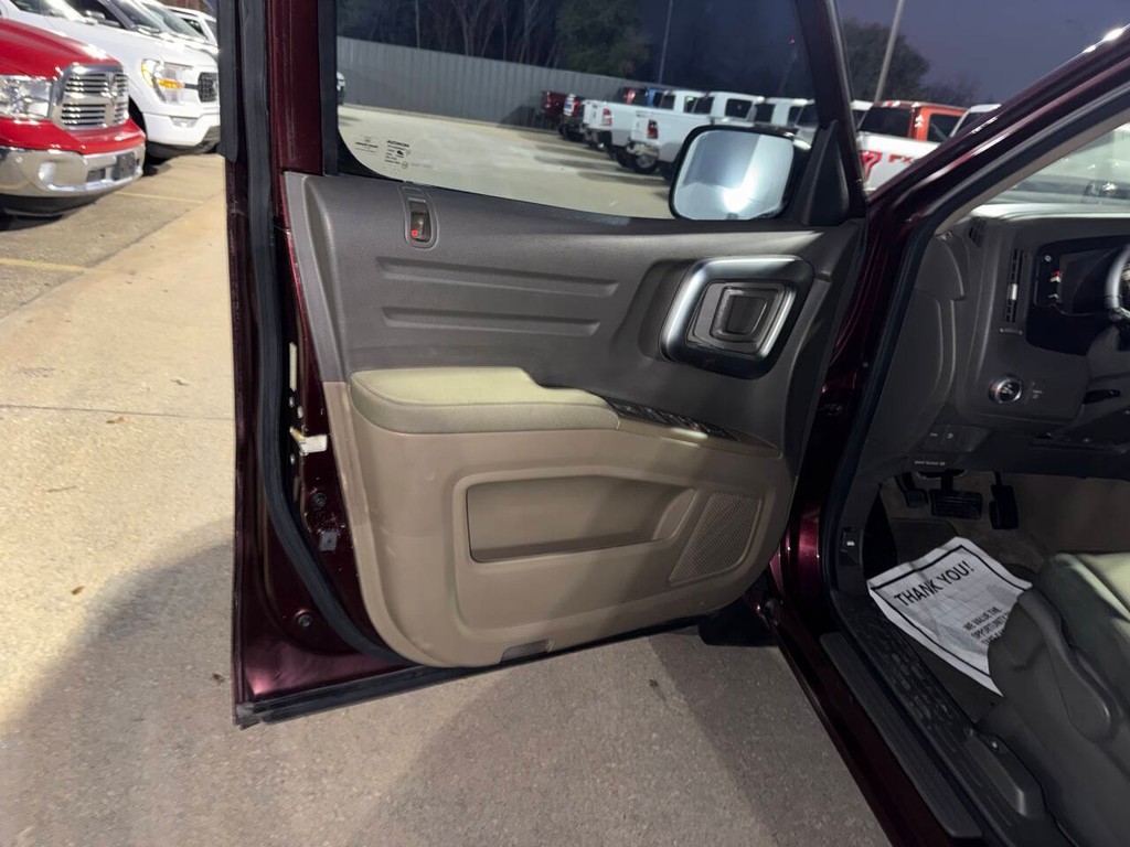 Honda Ridgeline Vehicle Full-screen Gallery Image 08