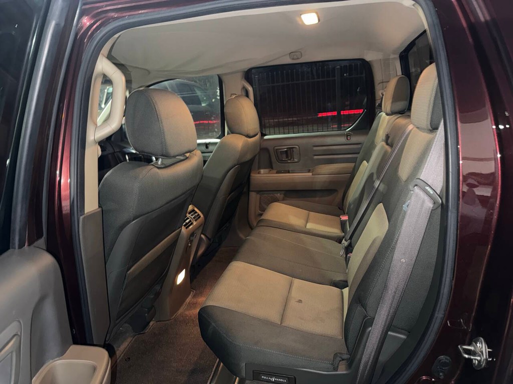 Honda Ridgeline Vehicle Full-screen Gallery Image 13