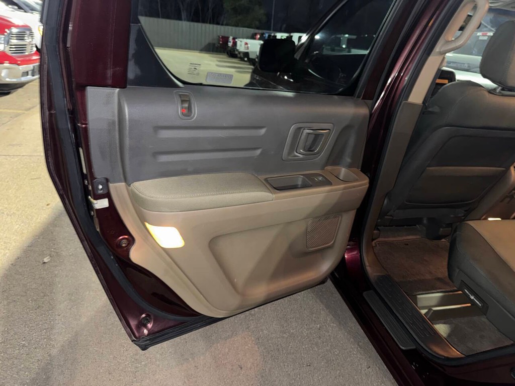 Honda Ridgeline Vehicle Full-screen Gallery Image 15