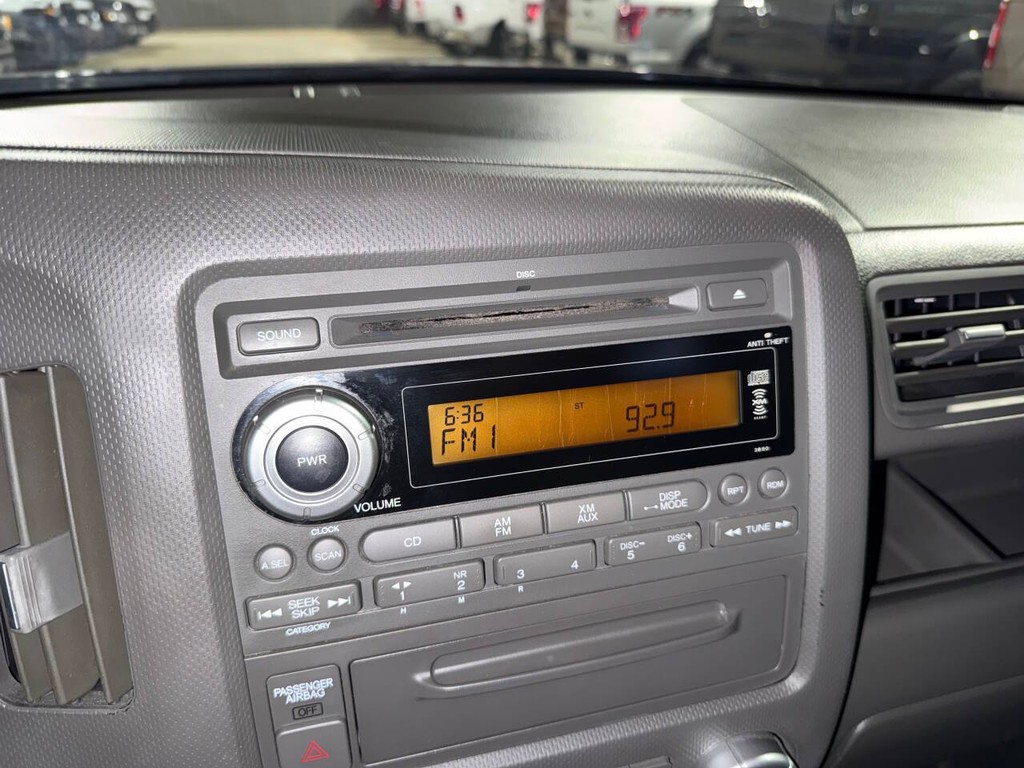 Honda Ridgeline Vehicle Full-screen Gallery Image 25