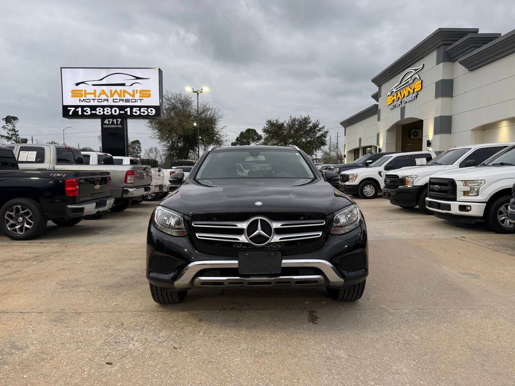 Mercedes-Benz GLC Vehicle Full-screen Gallery Image 39