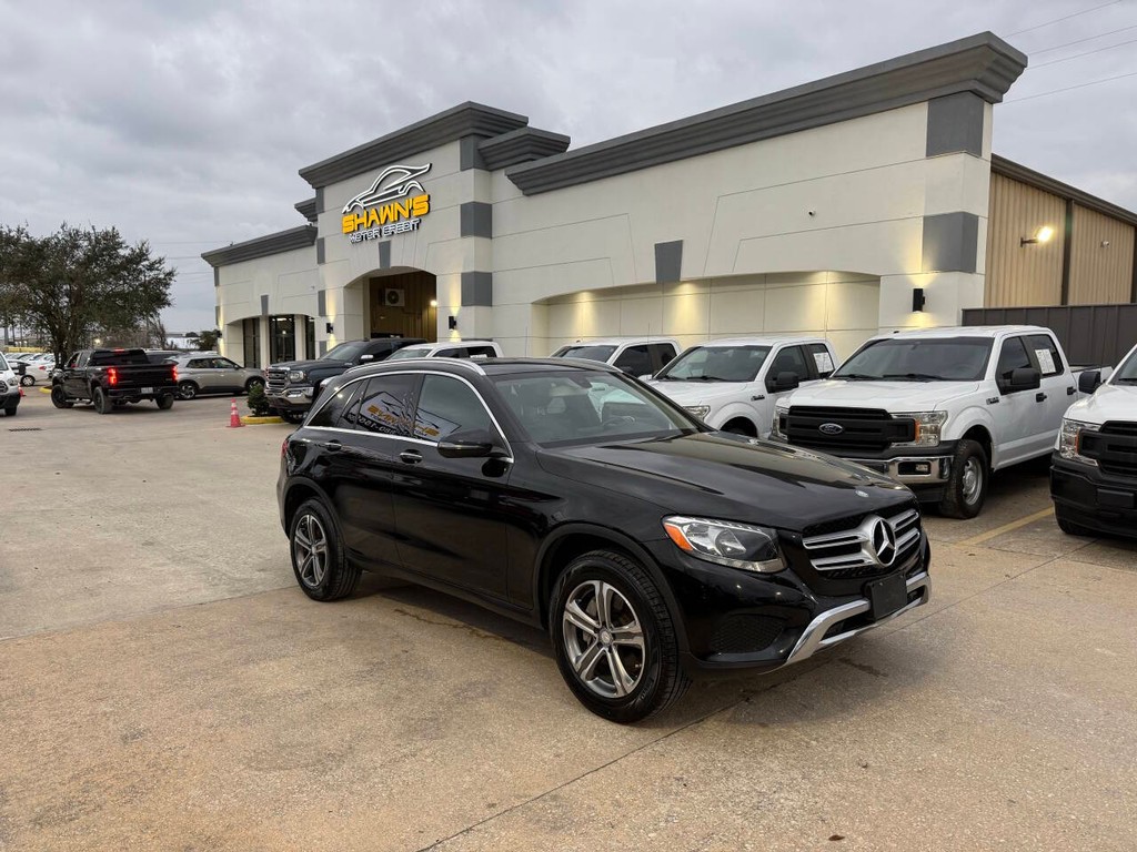 Mercedes-Benz GLC Vehicle Full-screen Gallery Image 40