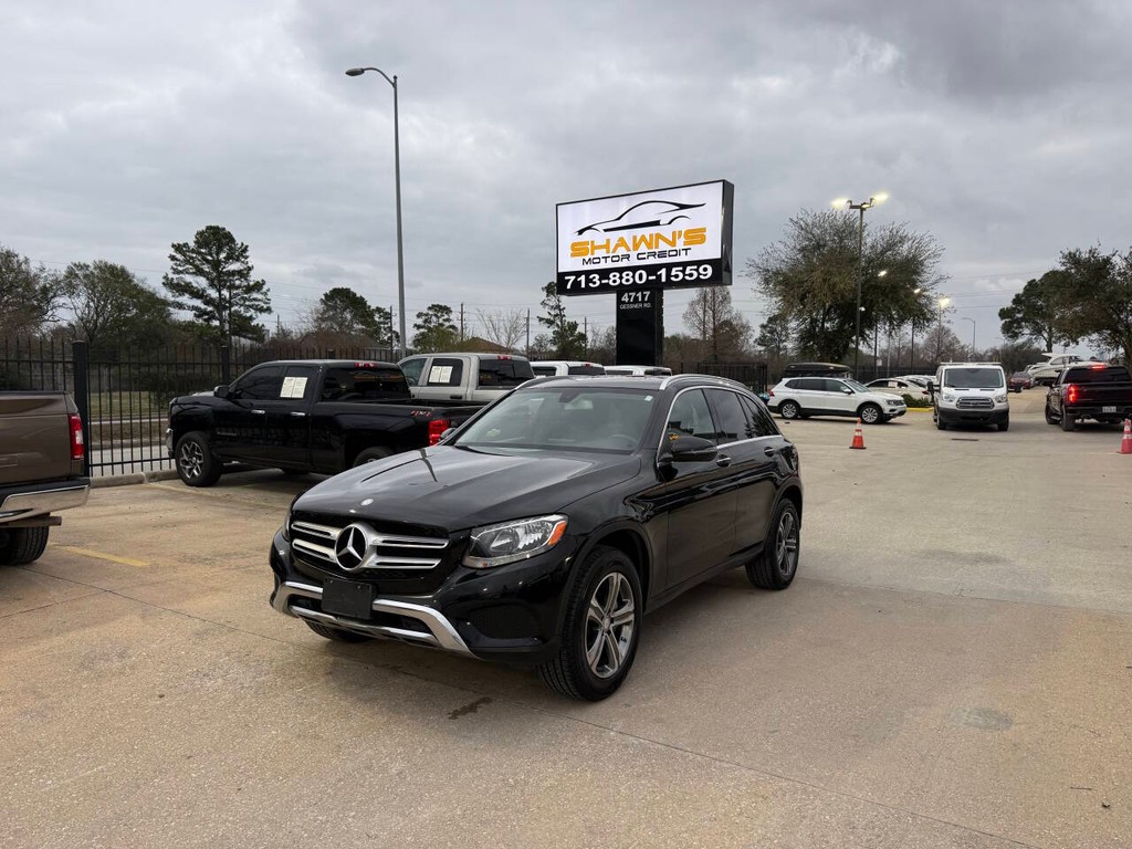 Mercedes-Benz GLC Vehicle Full-screen Gallery Image 41