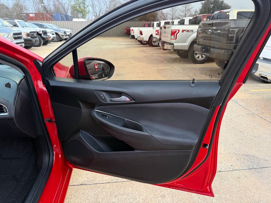 Chevrolet Cruze Vehicle Full-screen Gallery Image 11