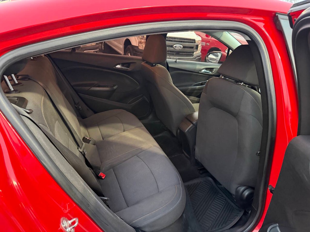 Chevrolet Cruze Vehicle Full-screen Gallery Image 15