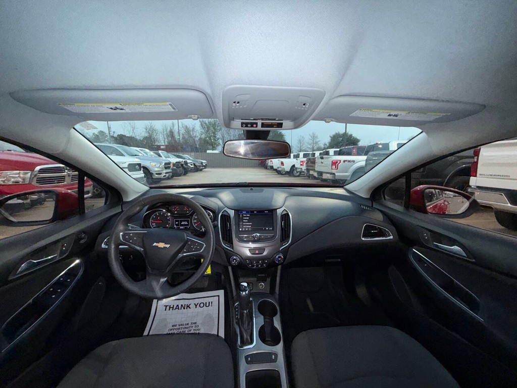 Chevrolet Cruze Vehicle Full-screen Gallery Image 18