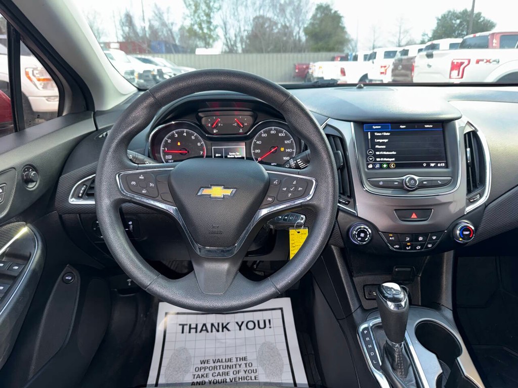 Chevrolet Cruze Vehicle Full-screen Gallery Image 21