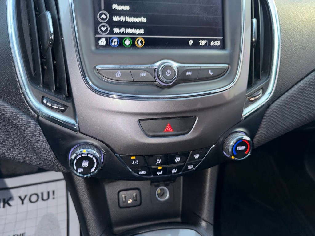 Chevrolet Cruze Vehicle Full-screen Gallery Image 27