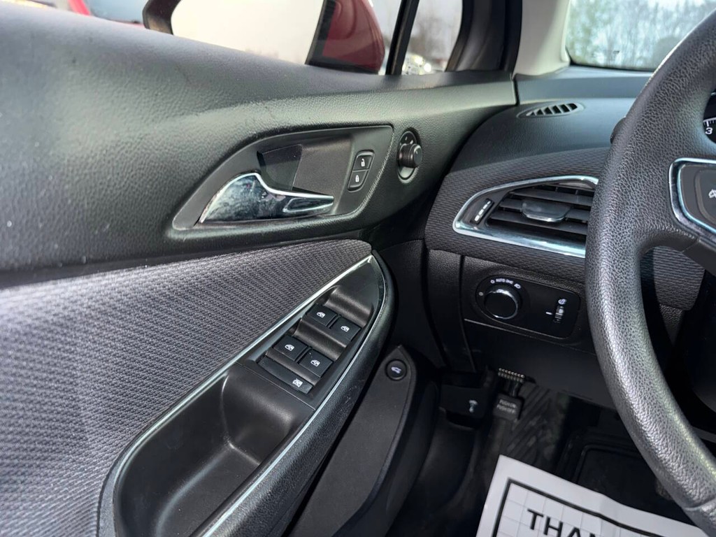 Chevrolet Cruze Vehicle Full-screen Gallery Image 29