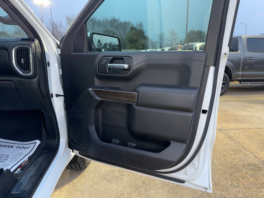 Chevrolet Silverado 1500 Limited Vehicle Full-screen Gallery Image 11