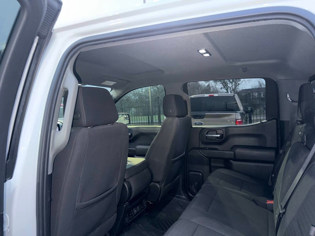 Chevrolet Silverado 1500 Limited Vehicle Full-screen Gallery Image 12