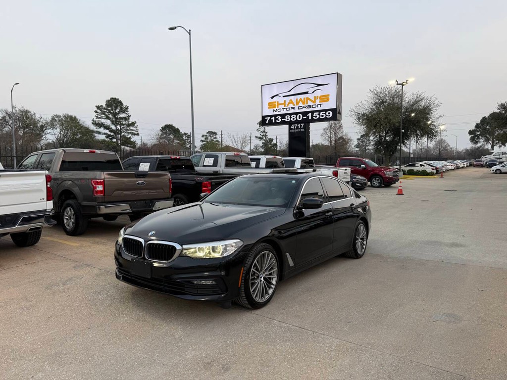 BMW 5 Series Vehicle Full-screen Gallery Image 42