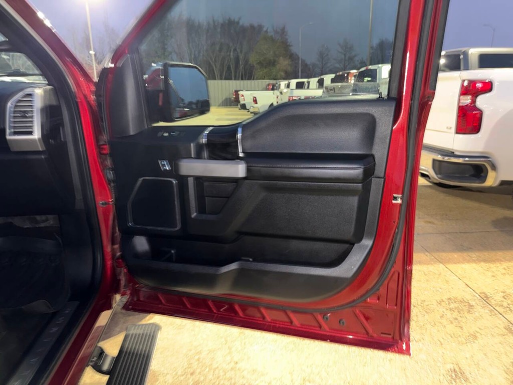 Ford F-150 Vehicle Full-screen Gallery Image 11