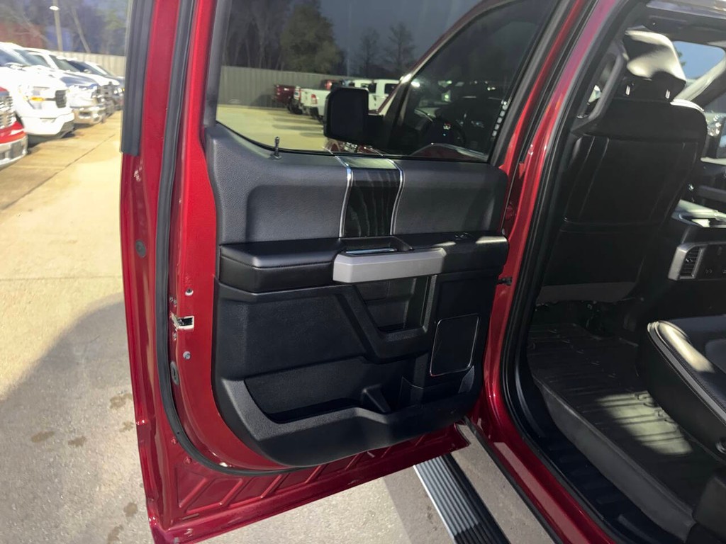 Ford F-150 Vehicle Full-screen Gallery Image 14