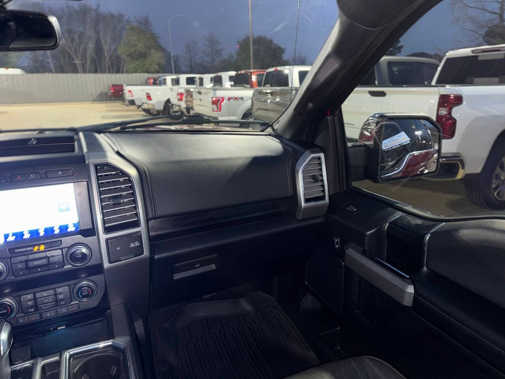 Ford F-150 Vehicle Full-screen Gallery Image 20