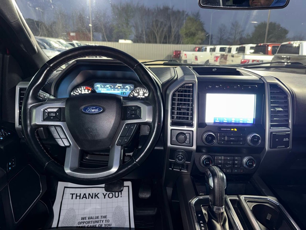 Ford F-150 Vehicle Full-screen Gallery Image 21