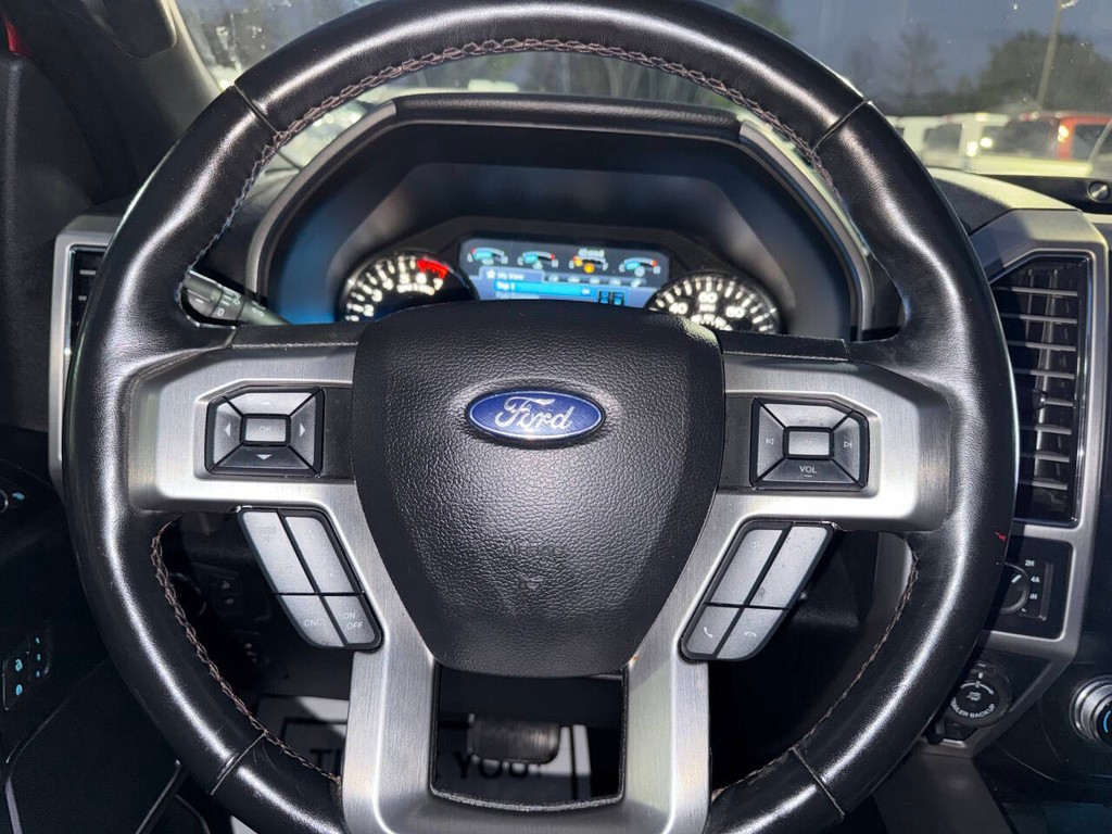 Ford F-150 Vehicle Full-screen Gallery Image 23