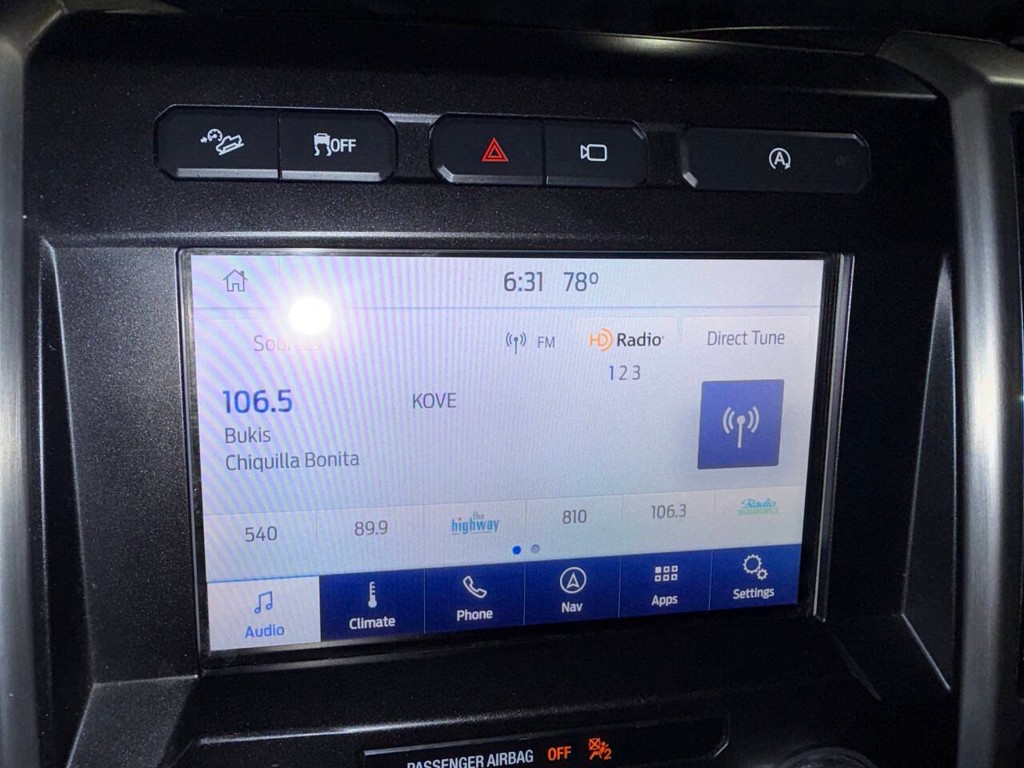 Ford F-150 Vehicle Full-screen Gallery Image 25