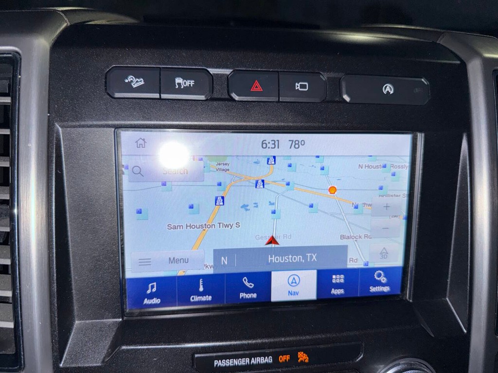 Ford F-150 Vehicle Full-screen Gallery Image 26