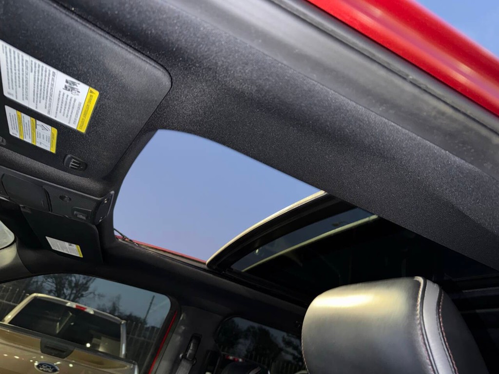 Ford F-150 Vehicle Full-screen Gallery Image 32