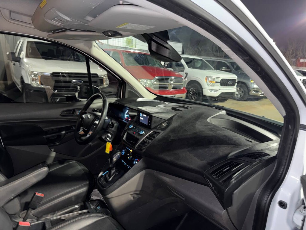 Ford Transit Connect Van Vehicle Full-screen Gallery Image 09