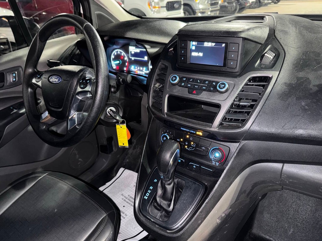 Ford Transit Connect Van Vehicle Full-screen Gallery Image 17