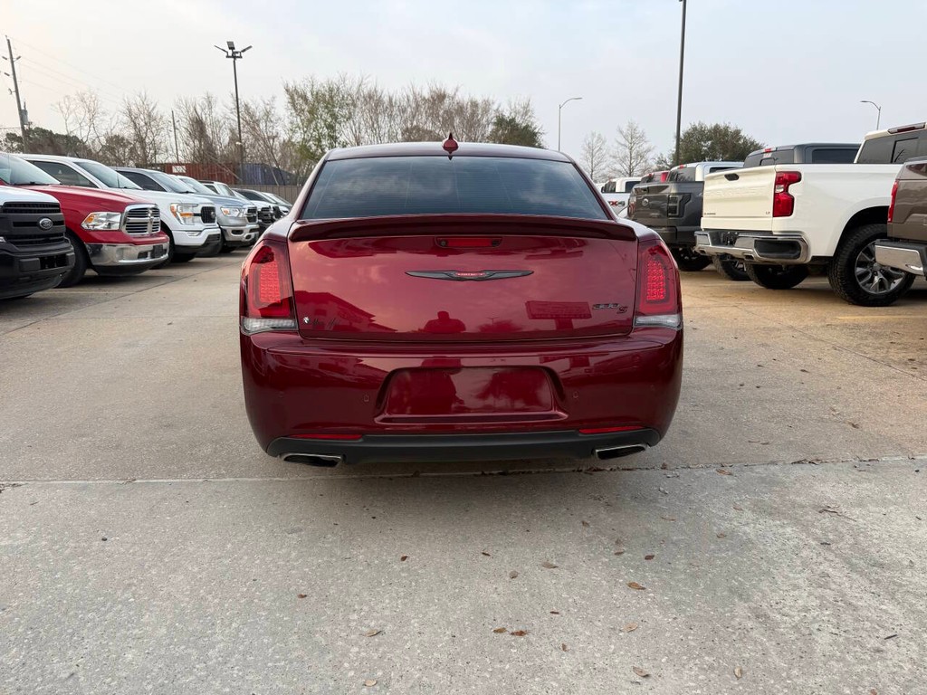 Chrysler 300 Vehicle Full-screen Gallery Image 36