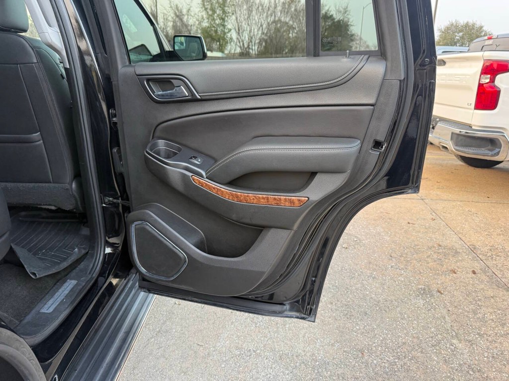 Chevrolet Tahoe Vehicle Full-screen Gallery Image 18