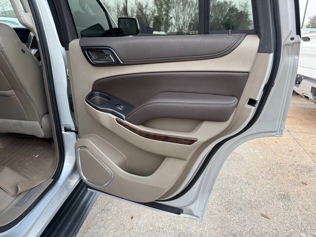 Chevrolet Tahoe Vehicle Full-screen Gallery Image 18