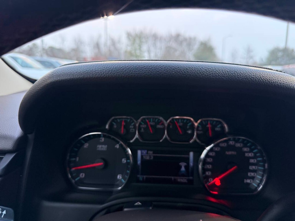 Chevrolet Tahoe Vehicle Full-screen Gallery Image 32