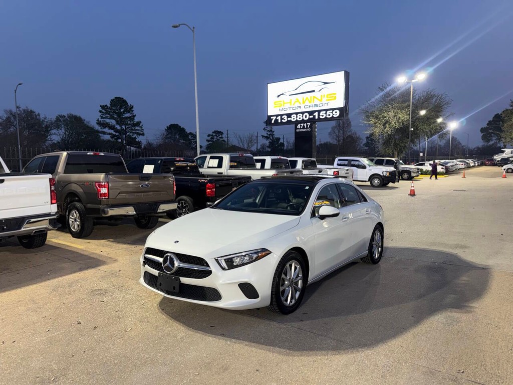 Mercedes-Benz A-Class Vehicle Full-screen Gallery Image 03