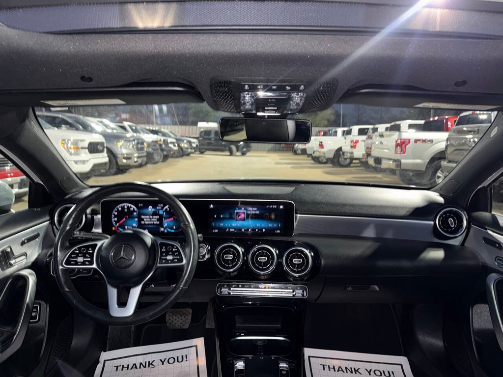 Mercedes-Benz A-Class Vehicle Full-screen Gallery Image 12